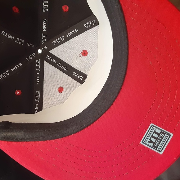 TEXAS HAT - PREMIUM TEXAS RED WITH BLACK HAT - Picture 6 of 7